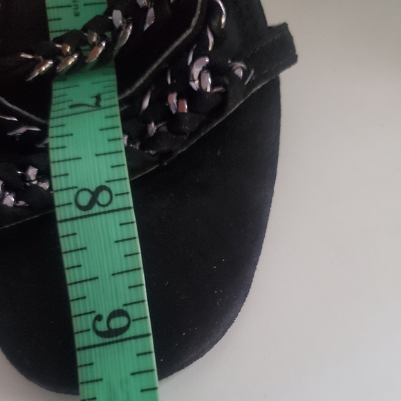 SHOES - Picture 10 of 11